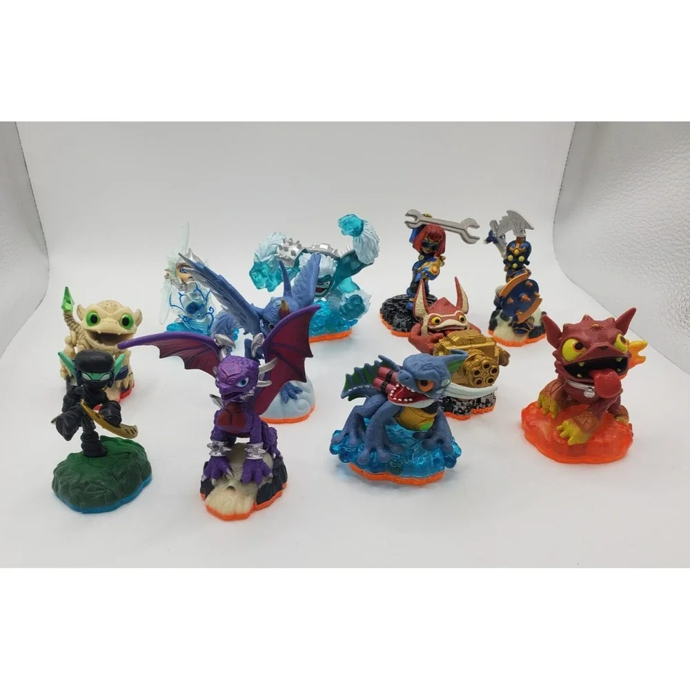 Lot of 11 Skylanders Hot Dog, Elf, Chop Chop, Blizzard Chill, Trigger Happy